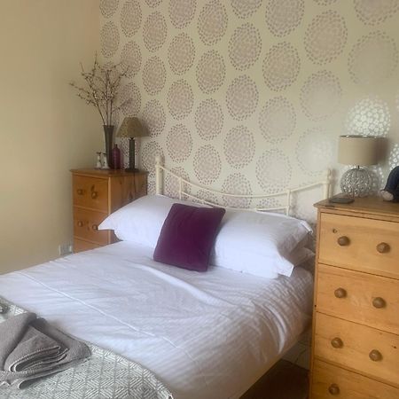 Mid-Wales Farmhouse, Swimming Pool, Tranquil Countryside Views, Sleeps 14 Meifod Exterior foto