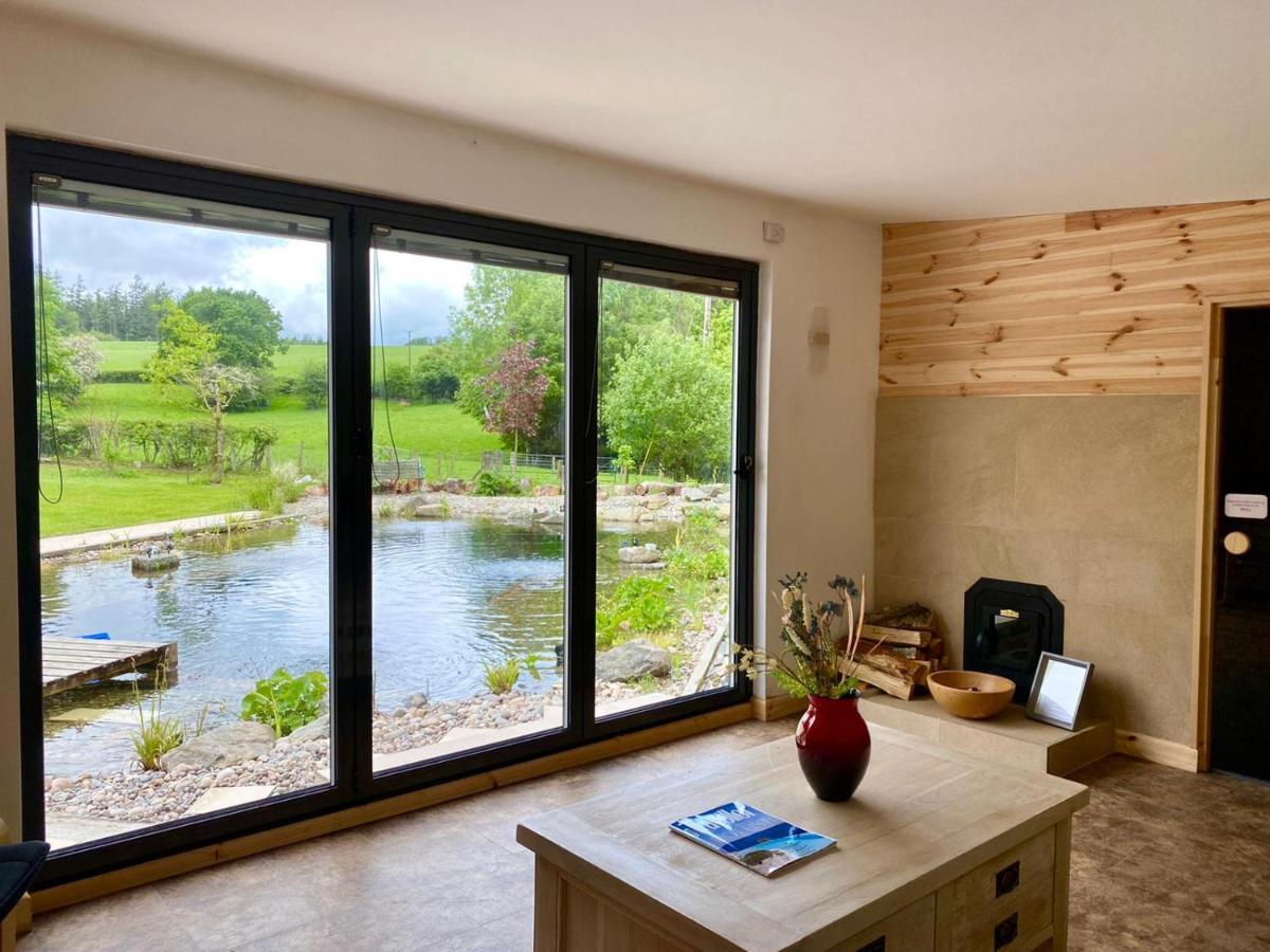 Mid-Wales Farmhouse, Swimming Pool, Tranquil Countryside Views, Sleeps 14 Meifod Exterior foto